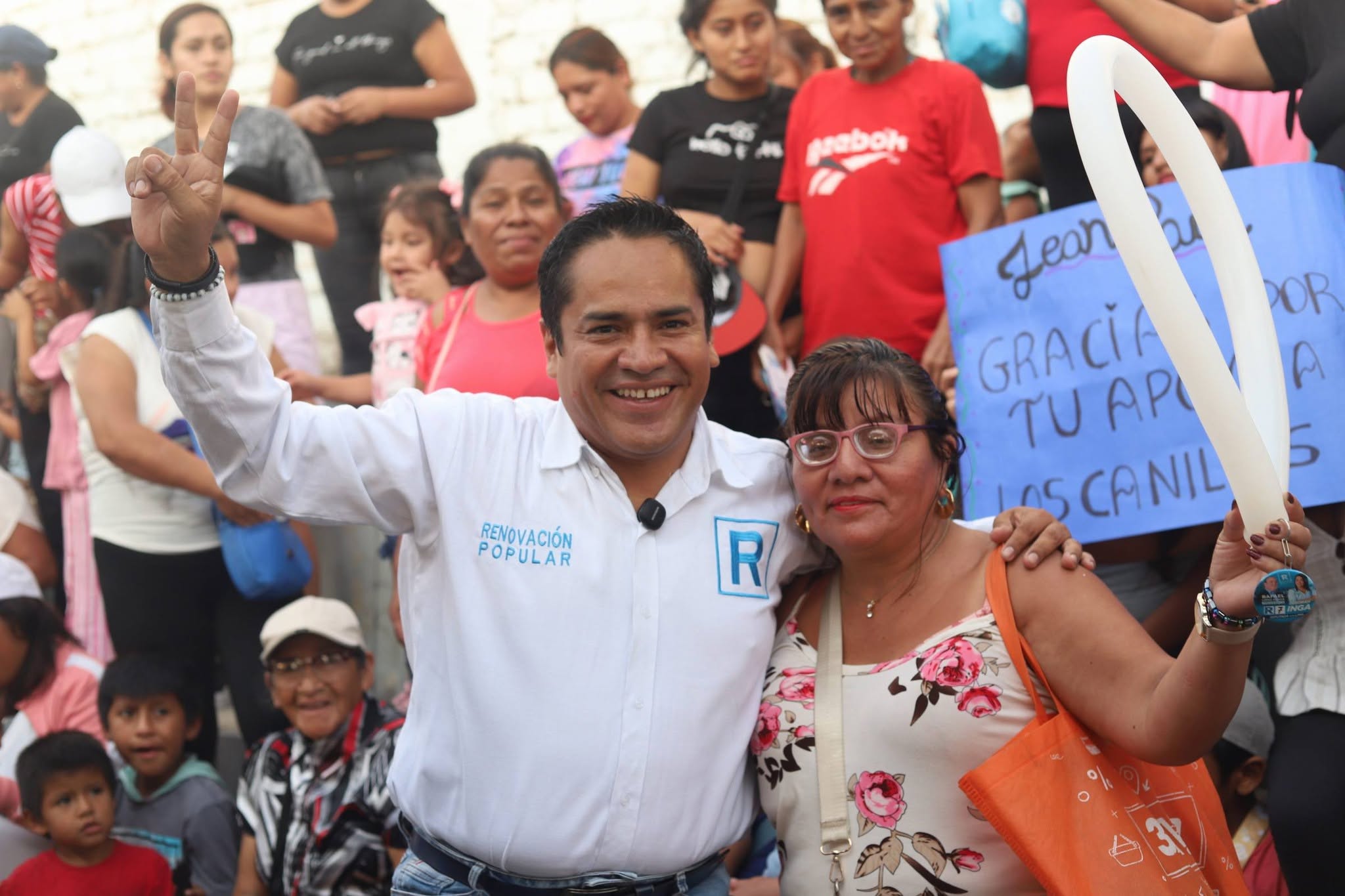 Jean Paul en reunión con vecinos
